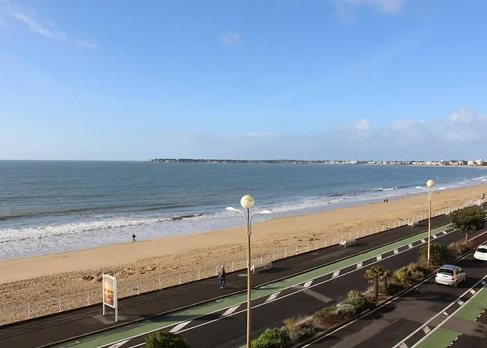 Apartment Front De A : T2 Avec Terrasse, Parking Et Wifi - Fr-1-245-120