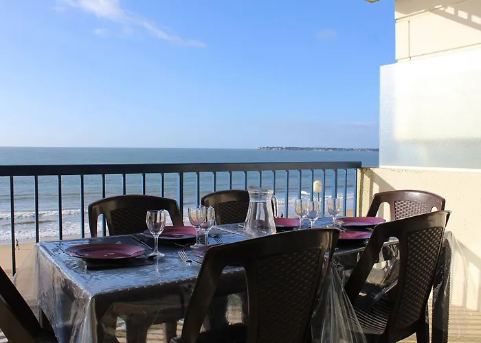 Front De A : T2 Avec Terrasse, Parking Et Wifi - Fr-1-245-120 شقة *